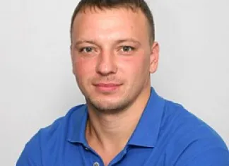 ЧБ: Андрей Макров подписал контракт с клубом ВХЛ