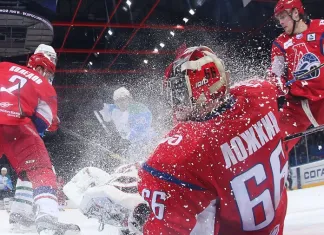 КХЛ: Новокузнецкий «Металлург» перезаключил контракт с талантливым вратарем 