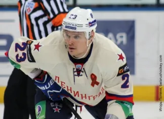 КХЛ: Украинский форвард продолжит карьеру в «Куньлуне»