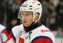 КХЛ: «Локомотив» хочет удержать от отъезда в НХЛ молодого защитника