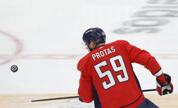 Проблемы Шаранговича и Протаса в НХЛ, три белоруса вызваны в сборную, Соловьев набрал ход в Америке — все за вчера