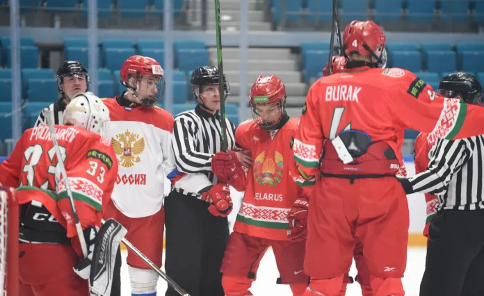 Сборная Беларуси U18 проиграла женской и мужской сборной России в формате «3 на 3»