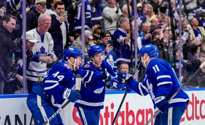 «Торонто» забросил 7 голов «Питтсбургу», Шарангович оформил победную шайбу — итоги дня НХЛ