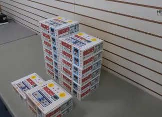 В Канаде семья в подвале нашла коробку с хоккейными карточками на баснословную сумму