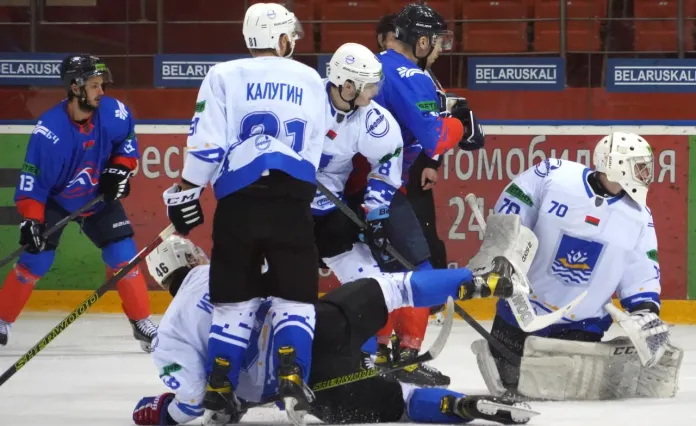 «Локомотив» на своем льду сыграет с «Химиком» во втором матчей плей-ин