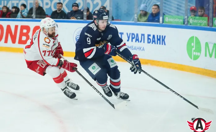 «Металлург» обыграл в гостях «Автомобилист» и вышел вперед в полуфинальной серии КХЛ