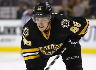 НХЛ: Собиравшийся в КХЛ чех подписал солидный контракт с «Бостоном»