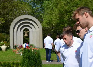 ЧМ-2018: Сборная Беларуси возложила цветы к памятнику советским гражданам