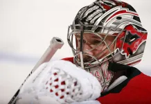 НХЛ: «Чикаго» подписал контракты с тремя хоккеистами