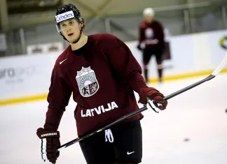 Бывший игрок НХЛ хочет вернуться в сборную Латвии, Федерация резко против из-за его российского паспорта