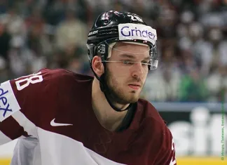 Латвийский форвард всё-таки остался в НХЛ и продлил контракт с «Баффало» 