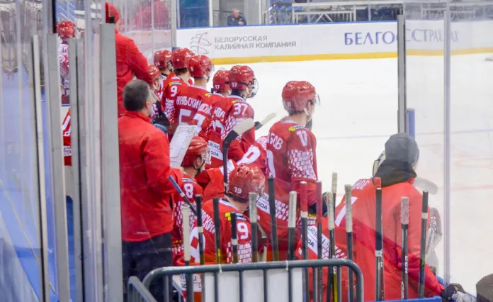 Три хоккеиста попали под сокращение в молодежной сборной Беларуси