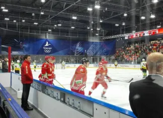 Команда президента обыграла гомельчан, после игры Лукашенко поцеловался с болельщицей