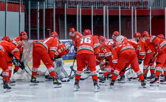 Сборная Беларуси проведет два спарринга с одним из лидеров КХЛ