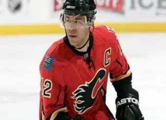 НХЛ: Джером Игинла может продолжить карьеру в «Бостоне»