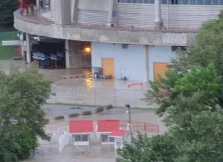 НХЛ: Ледовый дворец «Калгари» сильно пострадал от наводнения