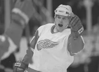 НХЛ: Из-за травмы головы ушел из жизни экс-игрок 