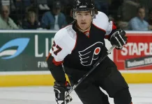 НХЛ: Стив Дауни уже в первой игре за «Филадельфию» получил травму