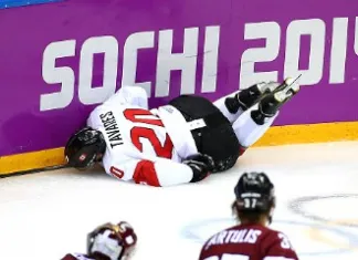 НХЛ: Нападающий Джон Таварес выбыл до конца сезона