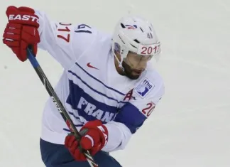 НХЛ: Форвард сборной Франции продолжит карьеру в «Филадельфии»