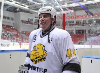 Именитый в прошлом российский хоккеист находится в коме