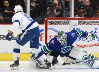 НХЛ: Три очка Стэмкоса принесли победу «Тампе-Бэй» над «Ванкувером»