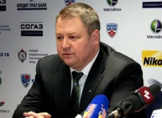 Владимир Юрзинов: У нас нападающим нужно тянуться за защитниками, потому что защитники все голы забивают