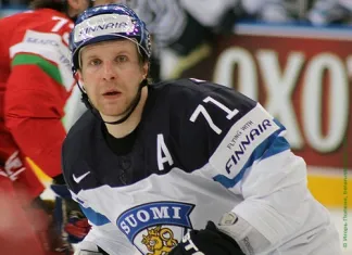 НХЛ: Форвард сборной Финляндии возобновил тренировки на льду