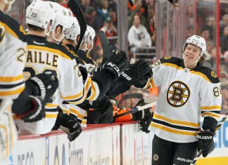 НХЛ: Дубль Пастрняка помог «Бостону» обыграть «Филадельфию» 