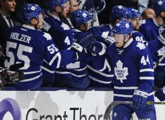 НХЛ: «Торонто» прерывает серию из 11 поражение, обыграв «Эдмонтон» 