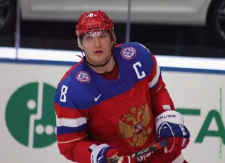 НХЛ: Нападающий сборной России  подарит детям 70 комплектов формы 