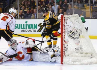 НХЛ: «Калгари» по буллитам дожал «Бостон»