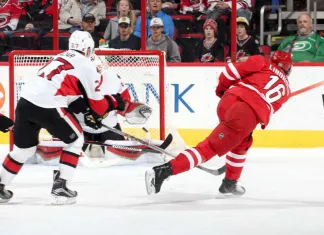 НХЛ: Подвигов Худобина не хватило «Каролине» для победы над «Оттавой»