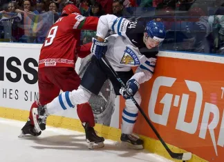 НХЛ: «Бостон» подписал контракт с нападающим сборной Финляндии