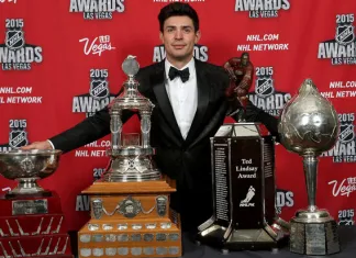 НХЛ: Канадский вратарь завоевал сразу 4 приза
