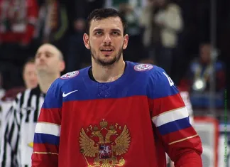 НХЛ: «Чикаго» подписал пятилетний контракт с форвардом сборной России