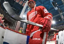 НХЛ: «Детройт» избавился от нападающего
