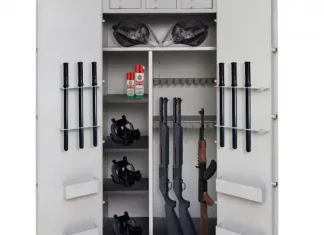 Сейфы оружейные и шкафчики для раздевалок: выбор, особенности, назначение