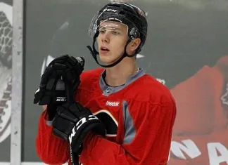 НХЛ: Белорусский форвард «Калгари» отменно провел матч против «Динос»