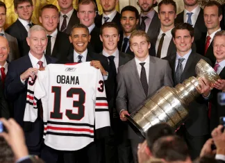 Барак Обама: Кто лучше играет в хоккей, США или Канада? Прошу прощения, но Кубок Стэнли находится в моём родном городе