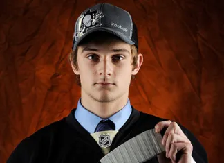 НХЛ: Латвийский форвард подписал с «Питтсбургом» контракт новичка