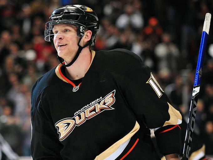 Корей перри. Corey Perry. Перри хоккеист. Corey Perry Stanley Cup. Кори Перри 2004.