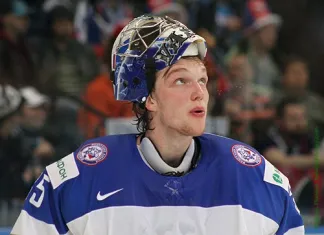 НХЛ: Талантливый российский голкипер подписал новое соглашение с «Тампой»