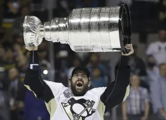 НХЛ: Канадский защитник продлил на год контракт с «Питтсбургом»