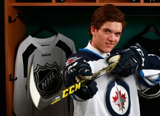 НХЛ: «Виннипег» подписал контракт новичка с форвардом