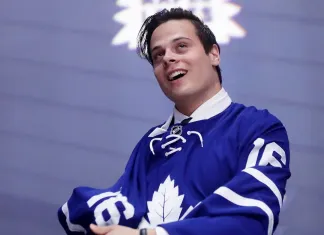 НХЛ: Первый номер драфта-2016 подписал контракт с «Торонто»