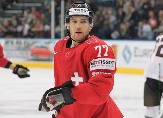 НХЛ: Швейцарский хоккеист продлил контракт с финалистом Кубка Стэнли