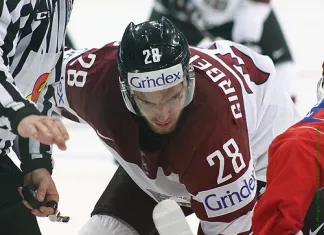 НХЛ: Латвийский нападающий подписал двухлетний контракт с «Баффало»