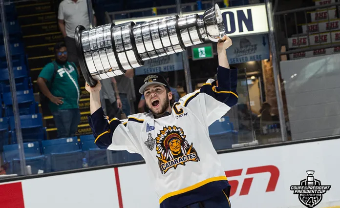 «Шоуиниган» завоевал первый титул в QMJHL в истории клуба