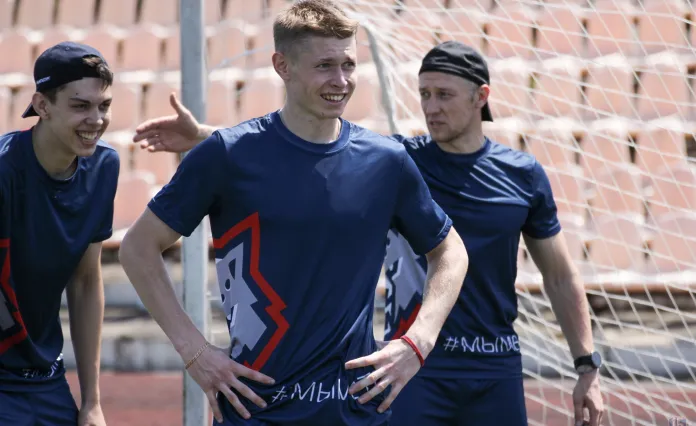 Нападающий молодежной сборной Беларуси продолжит карьеру в российском клубе МХЛ